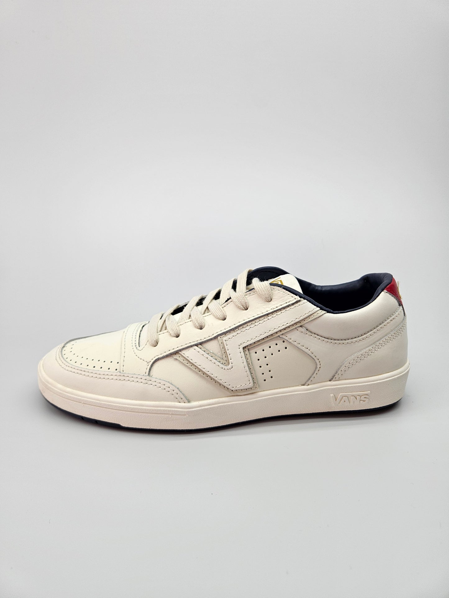 VANS NOVI ORIGINAL PATIKI BR 40.5