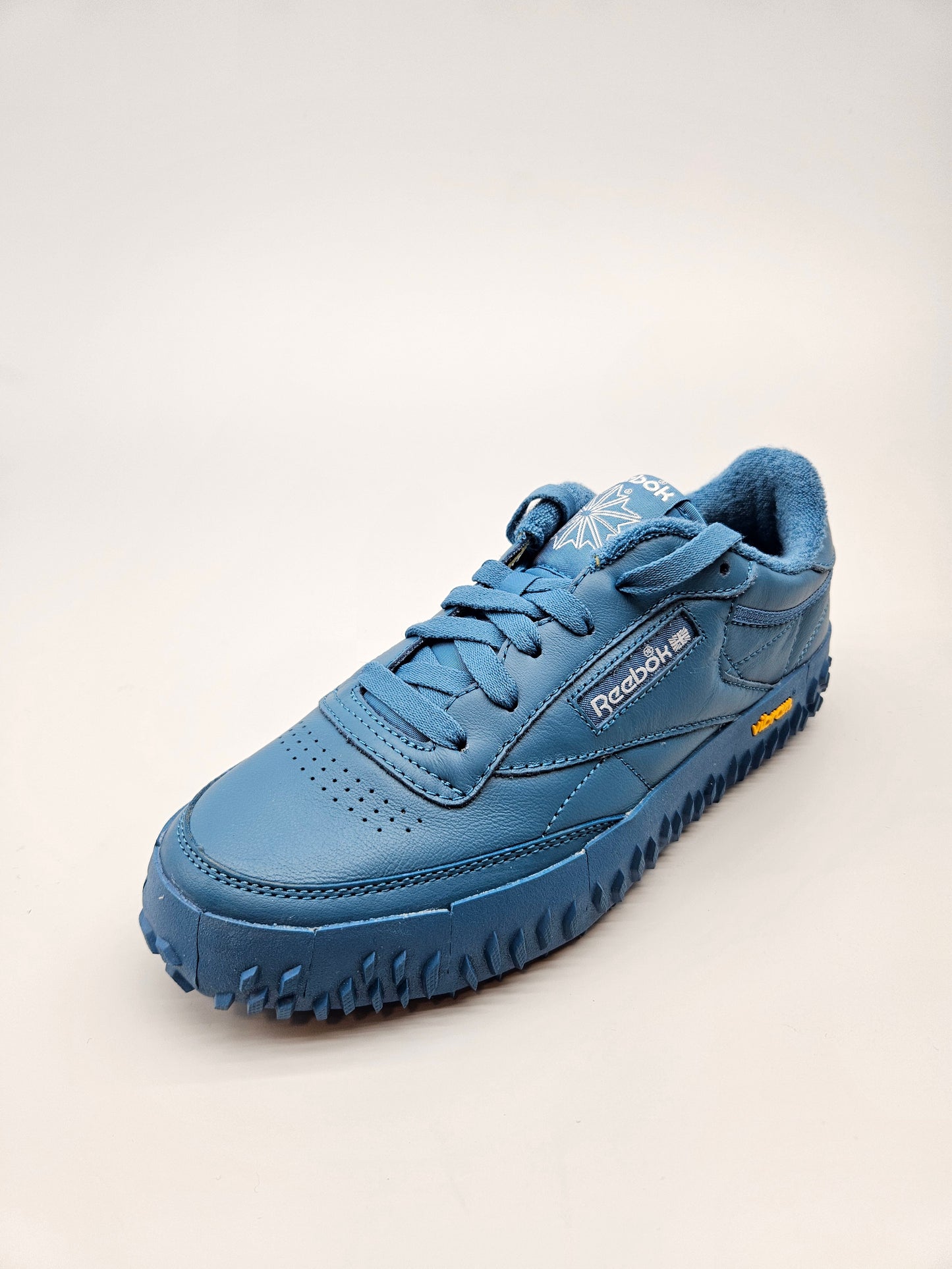 REEBOK VIBRAM NOVI ORIGINAL PATIKI BR 38.5