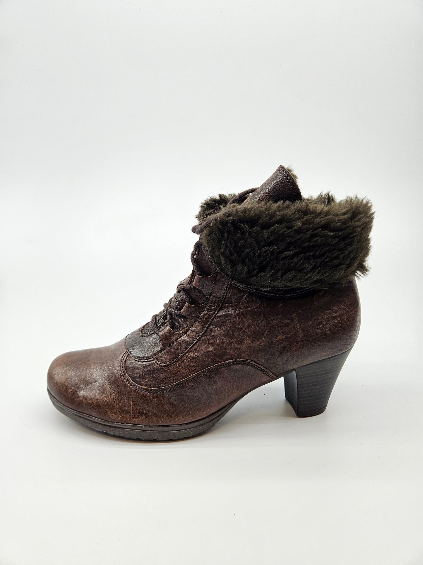 GABOR NOVI ORIGINAL KOZNI CIZMI BR 39.5