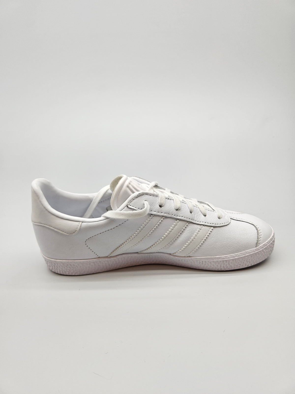ADIDAS NOVI ORIGINAL PATIKI BR 37.5