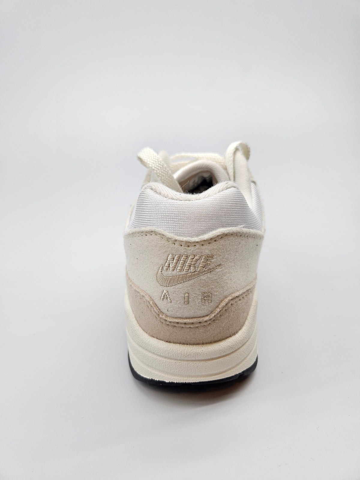 NIKE AIRMAX NOVI ORIGINAL PATIKI 38
