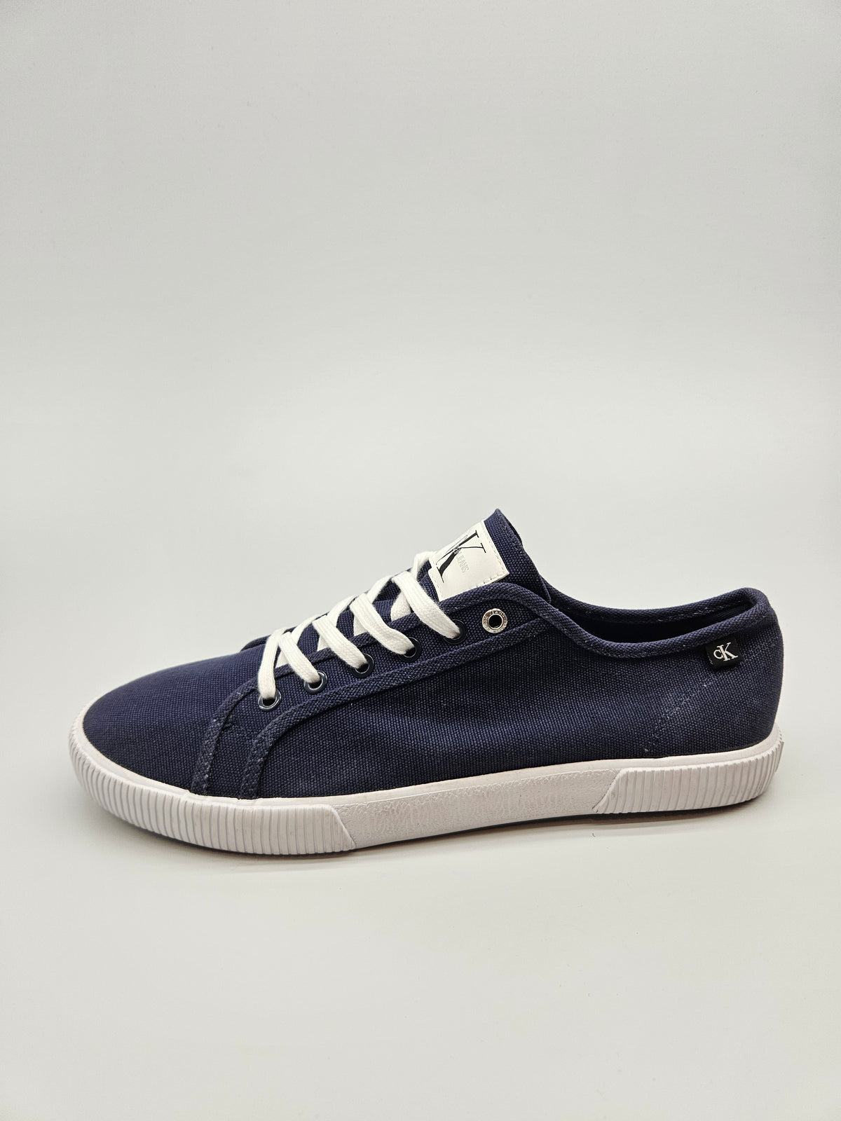 CALVIN KLEIN NOVI ORIGINAL PATIKI BR 43