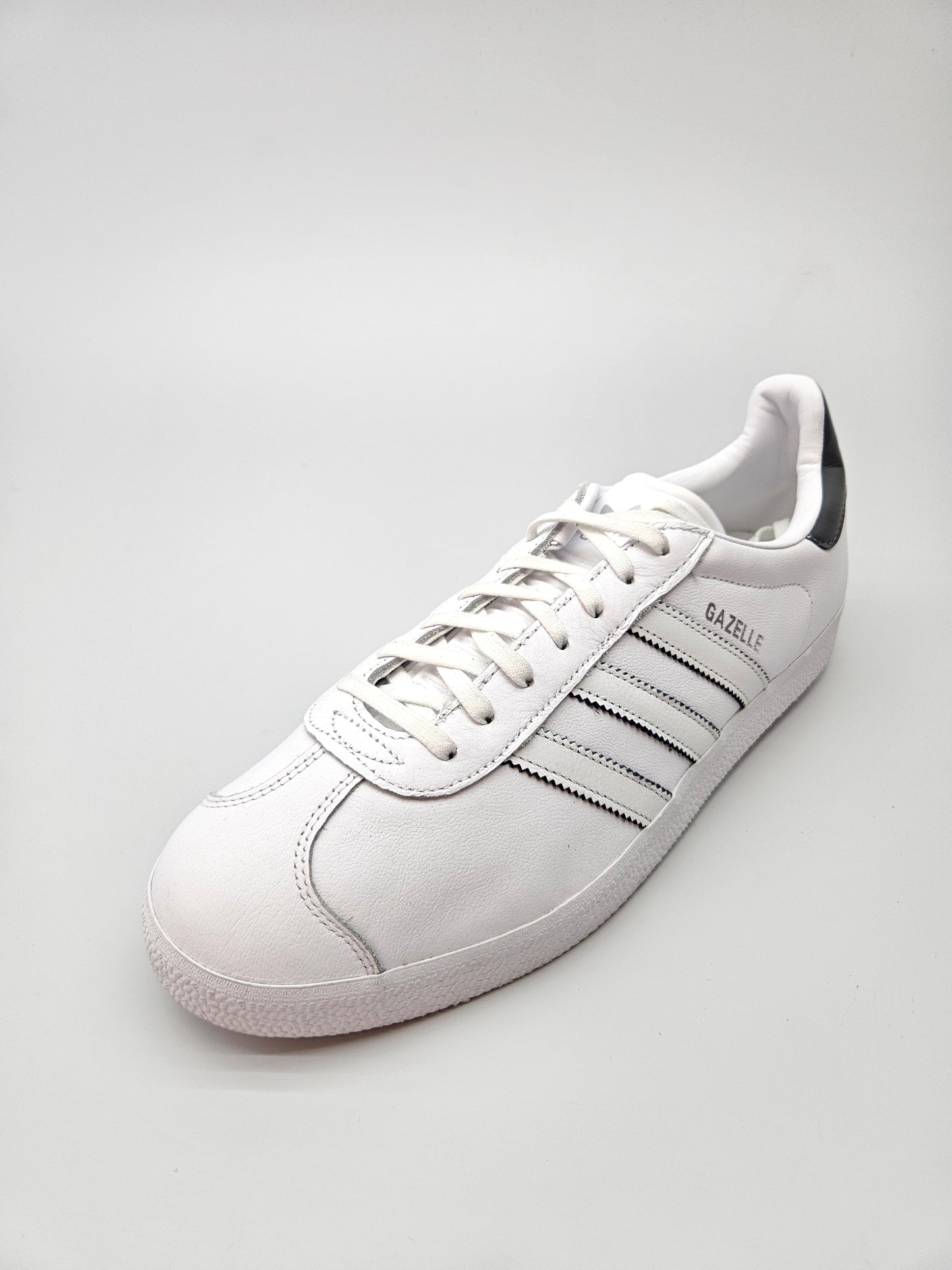 ADIDAS NOVI ORIGINAL PATIKI BR 46