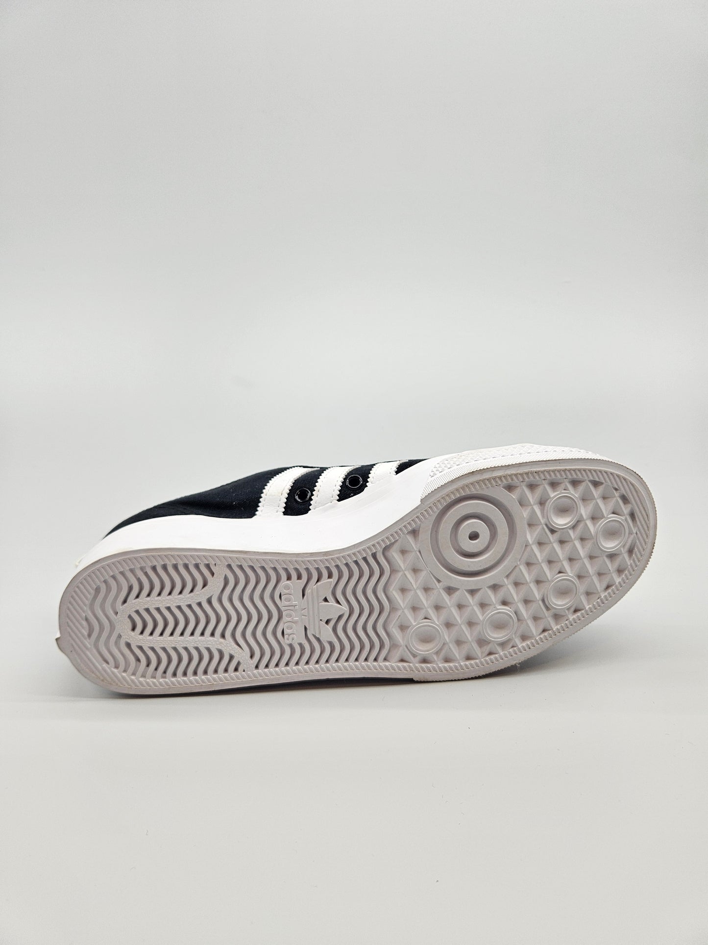 ADIDAS NOVI ORIGINAL PATIKI BR 42