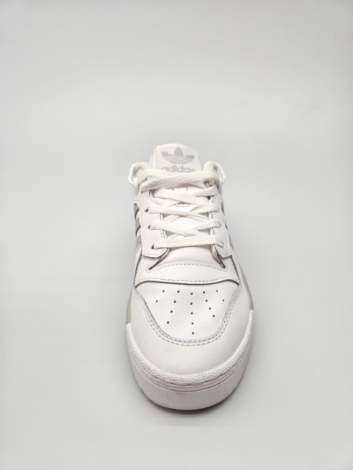 ADIDAS NOVI ORIGINAL PATIKI 38