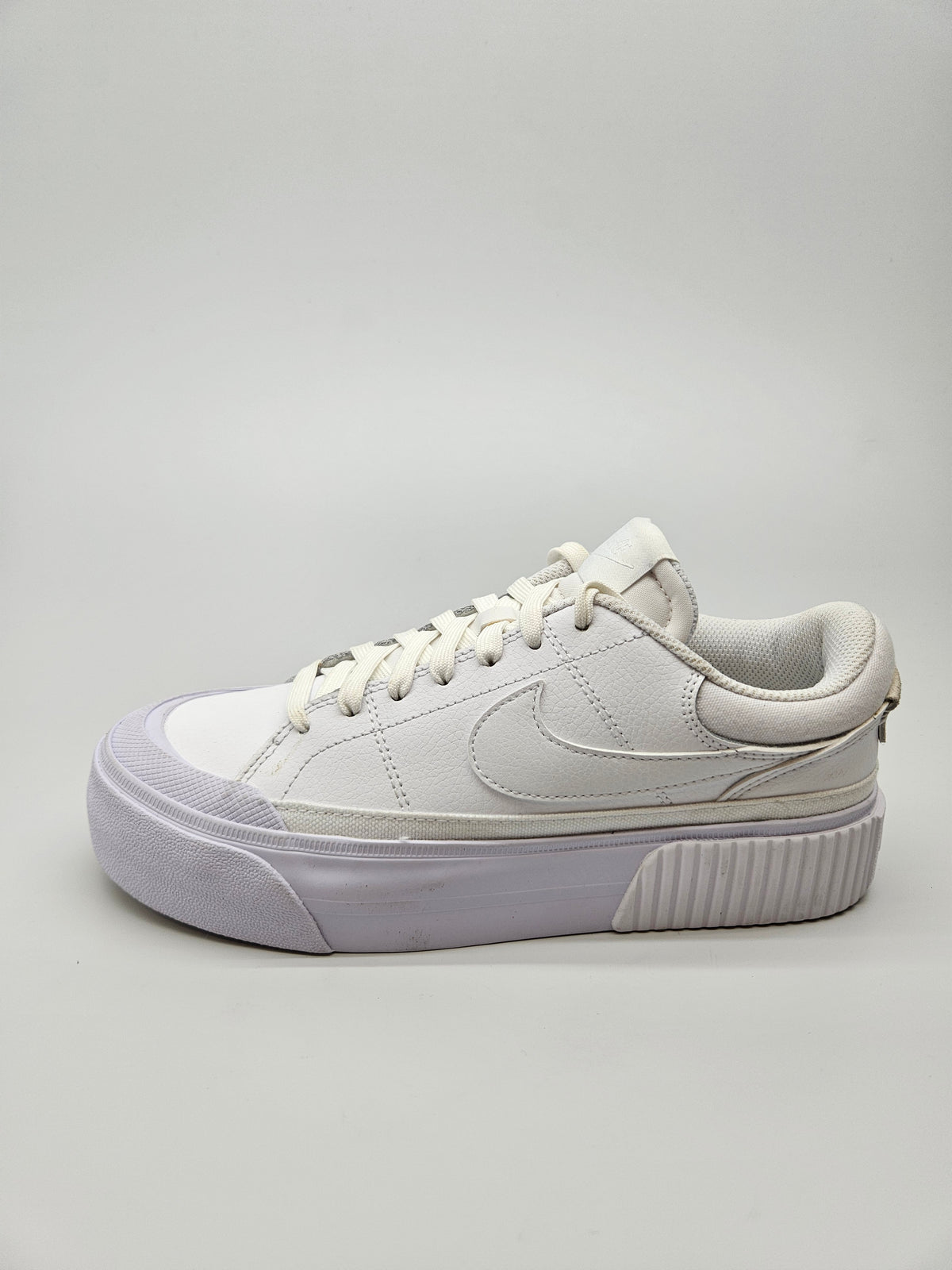 NIKE NOVI ORIGINAL PATIKI BR 37.5
