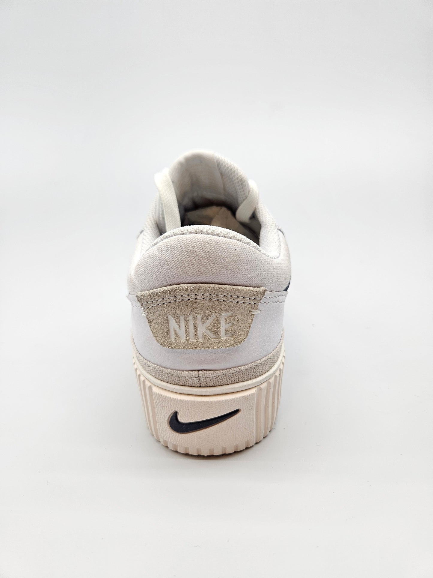 NIKE NOVI ORIGINAL PATIKI BR 41