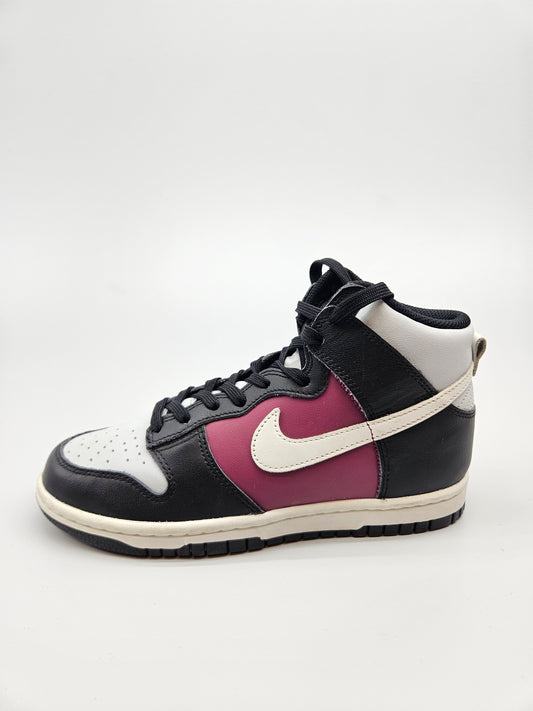 NIKE NOVI ORIGINAL PATIKI BR 36.5