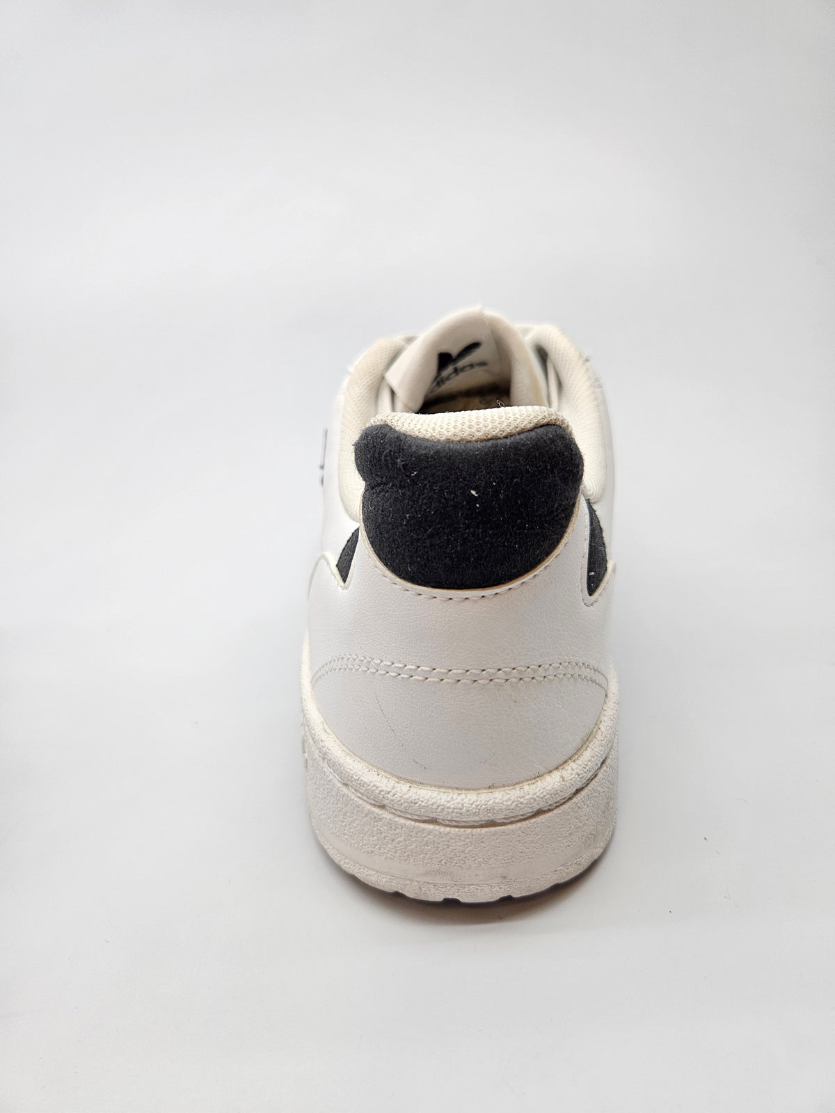 ADIDAS NOVI ORIGINAL PATIKI BR 42