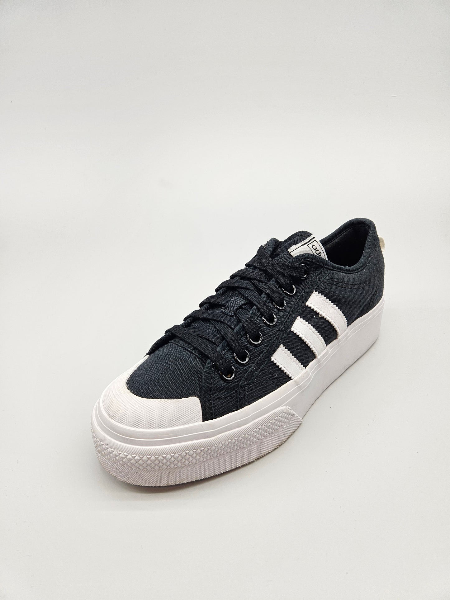 ADIDAS NOVI ORIGINAL PATIKI BR 42