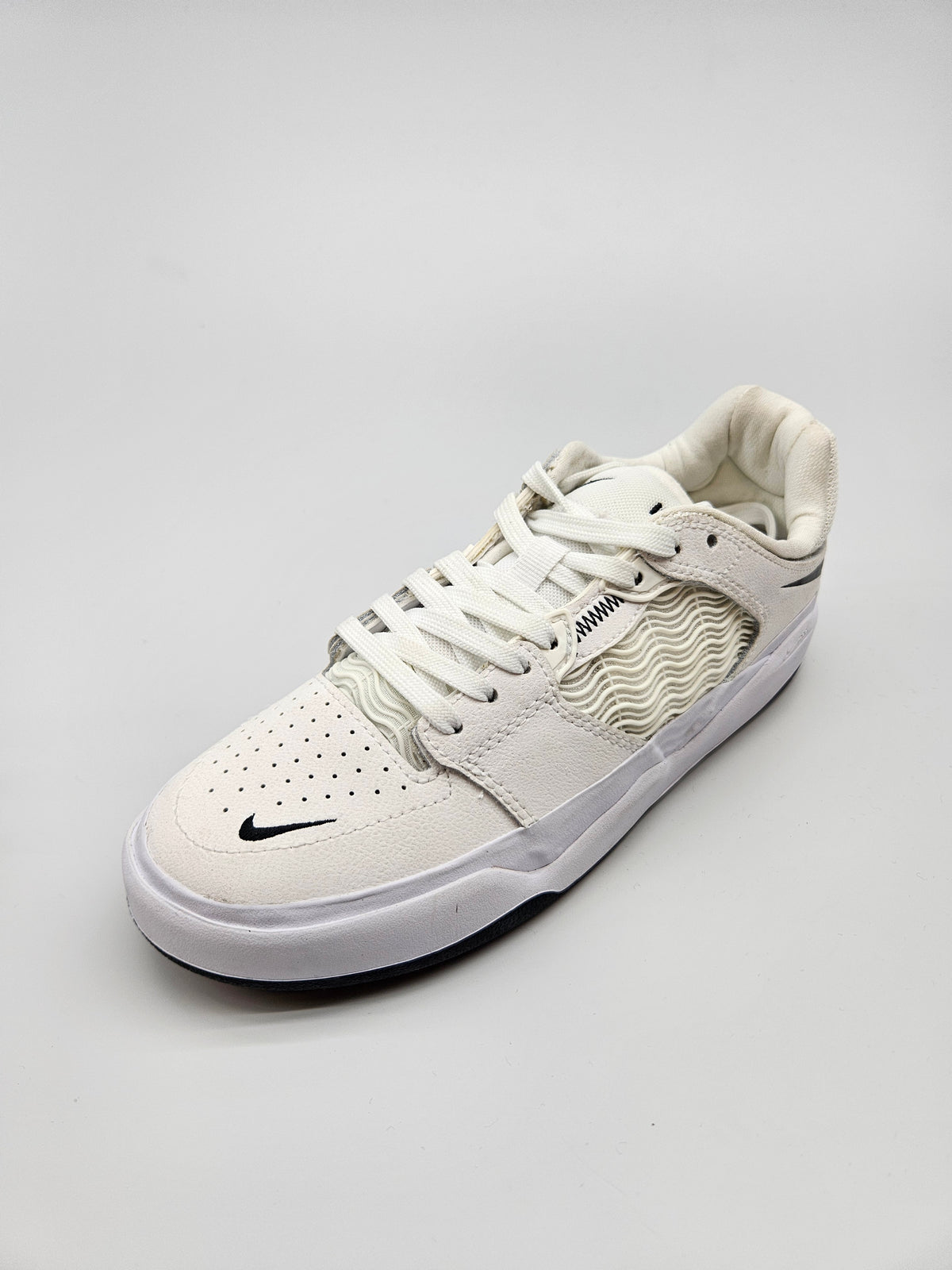 NIKE NOVI ORIGINAL PATIKI BR 36