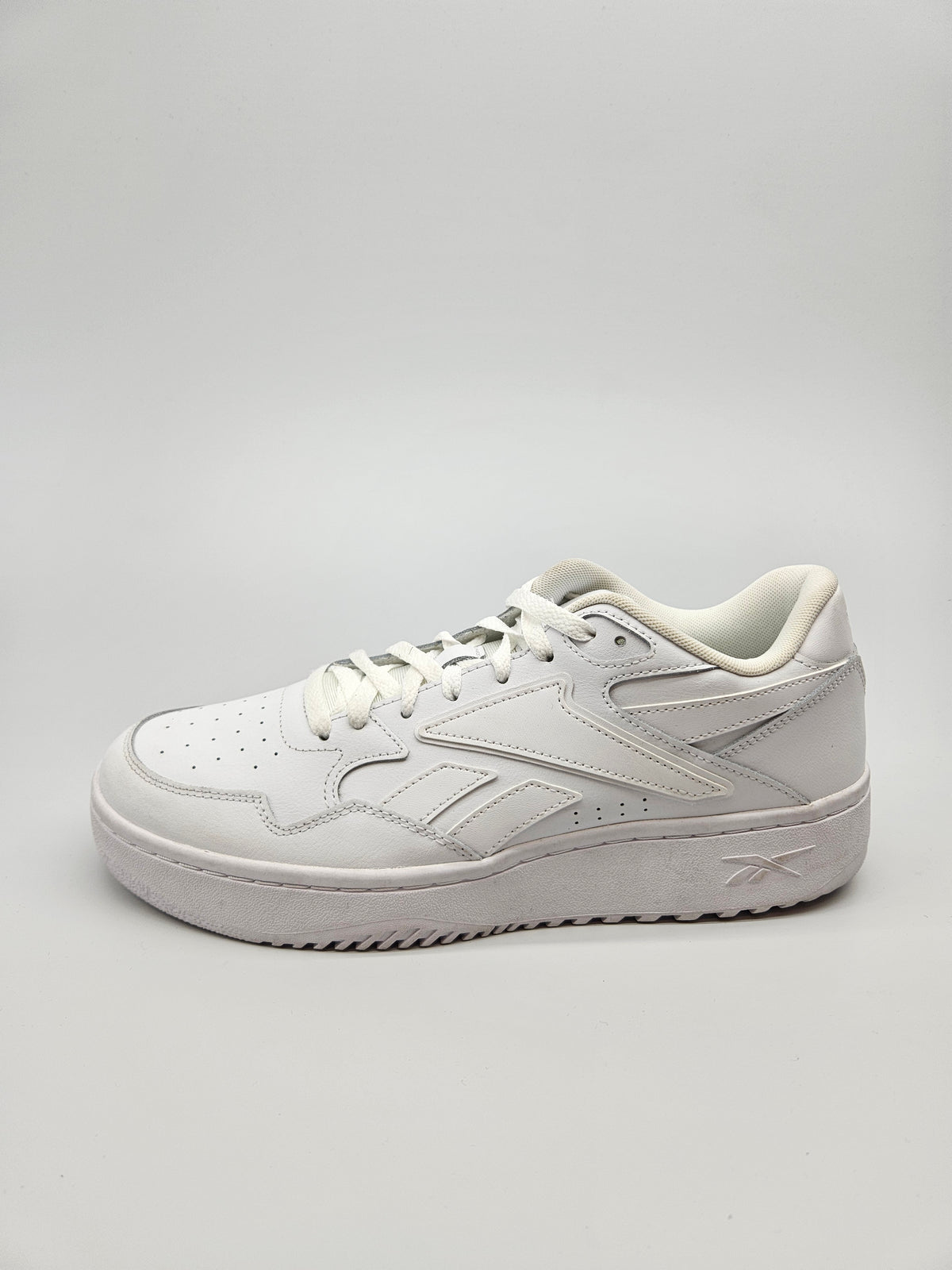 REEBOK NOVI ORIGINAL KOZNI PATIKI BR 44.5