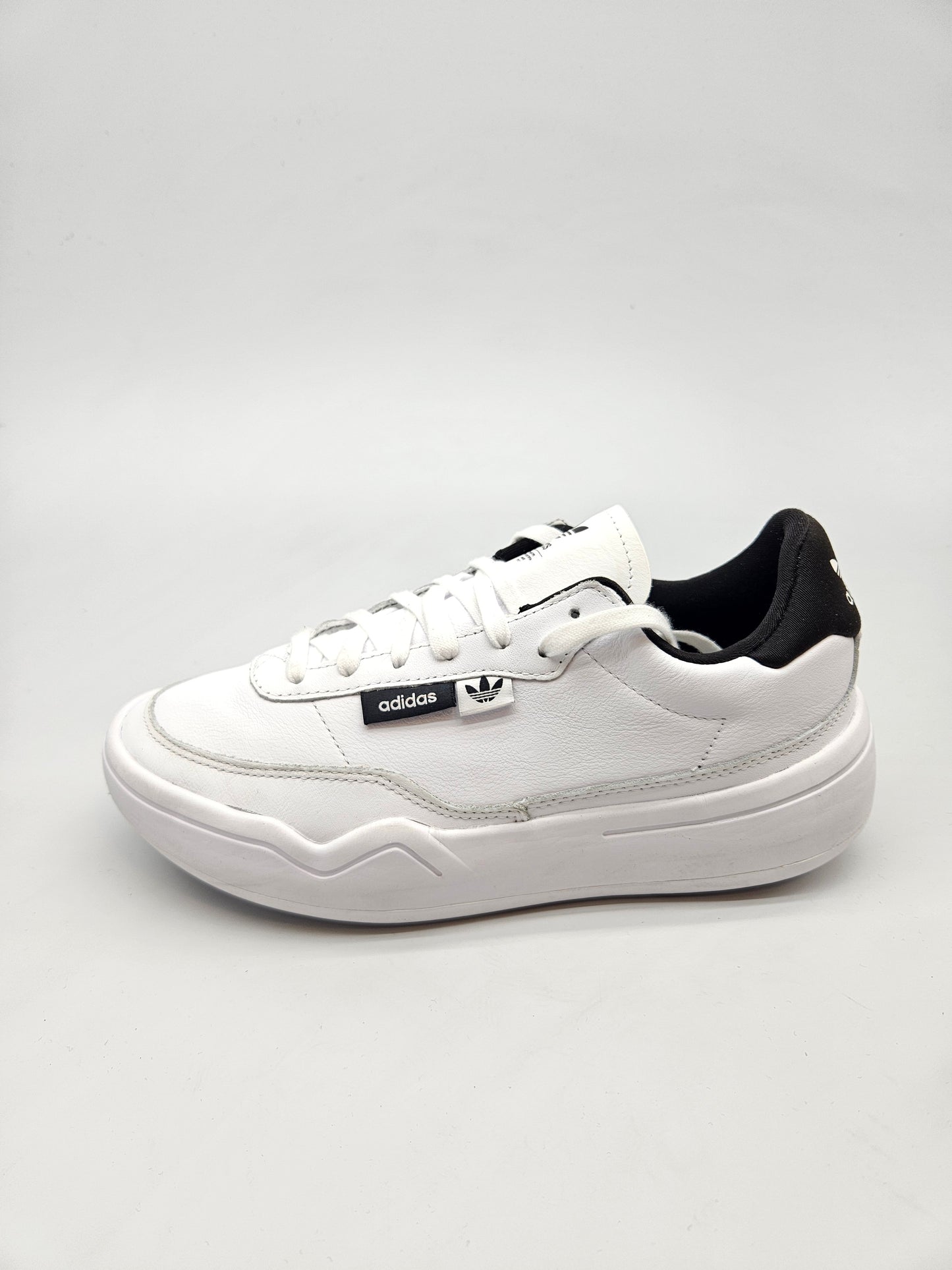 ADIDAS NOVI ORIGINAL PATIKI BR 40