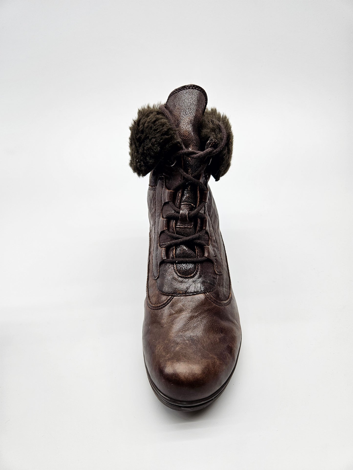 GABOR NOVI ORIGINAL KOZNI CIZMI BR 39.5