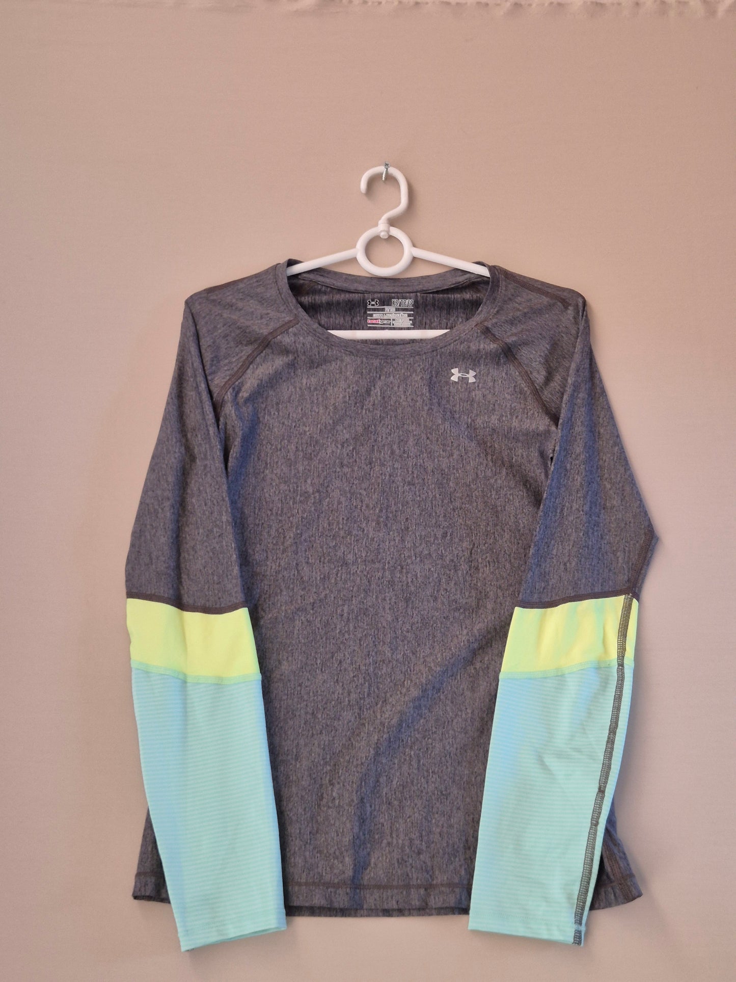 UNDER ARMOUR ZENSKA BLUZA GOLEMINA XS