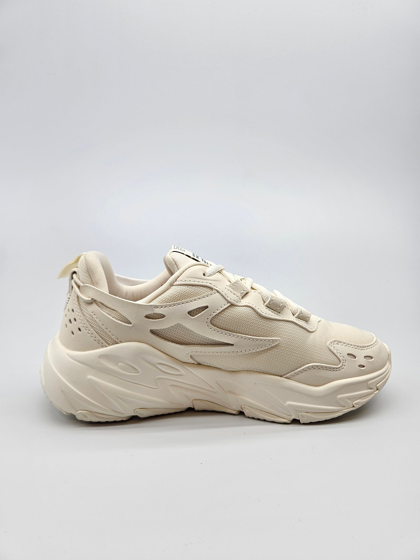 FILA NOVI ORIGINAL PATIKI BR 38.5