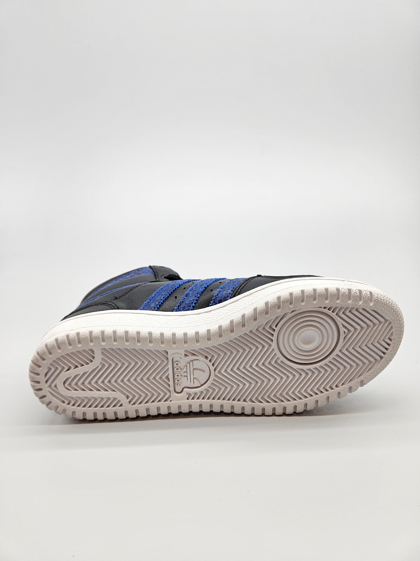 ADIDAS NOVI ORIGINAL PATIKI BR 36