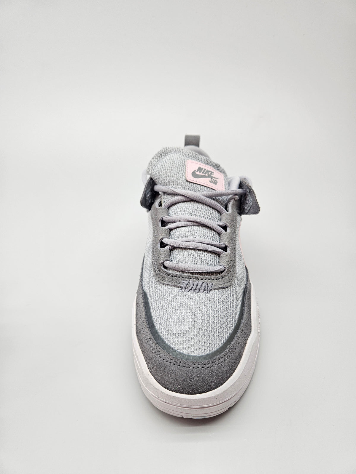 NIKE NOVI ORIGINAL PATIKI BR 40