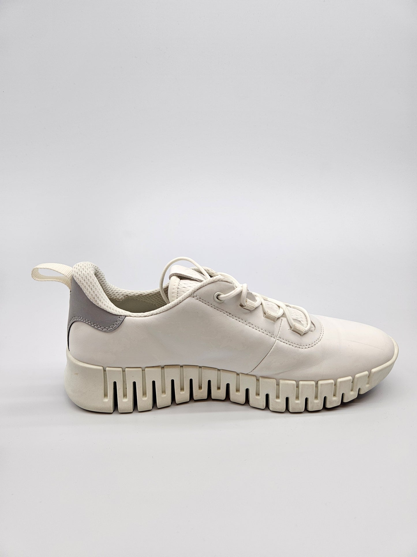 ECCO ORIGINAL KOZNI PATIKI BR 42