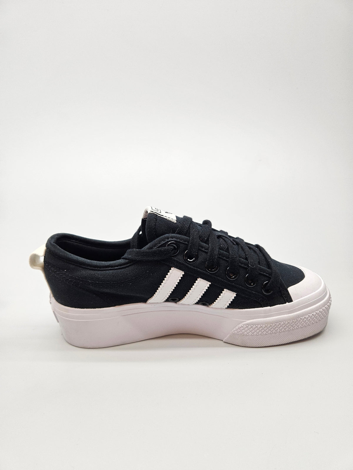 ADIDAS NOVI ORIGINAL PATIKI BR 38