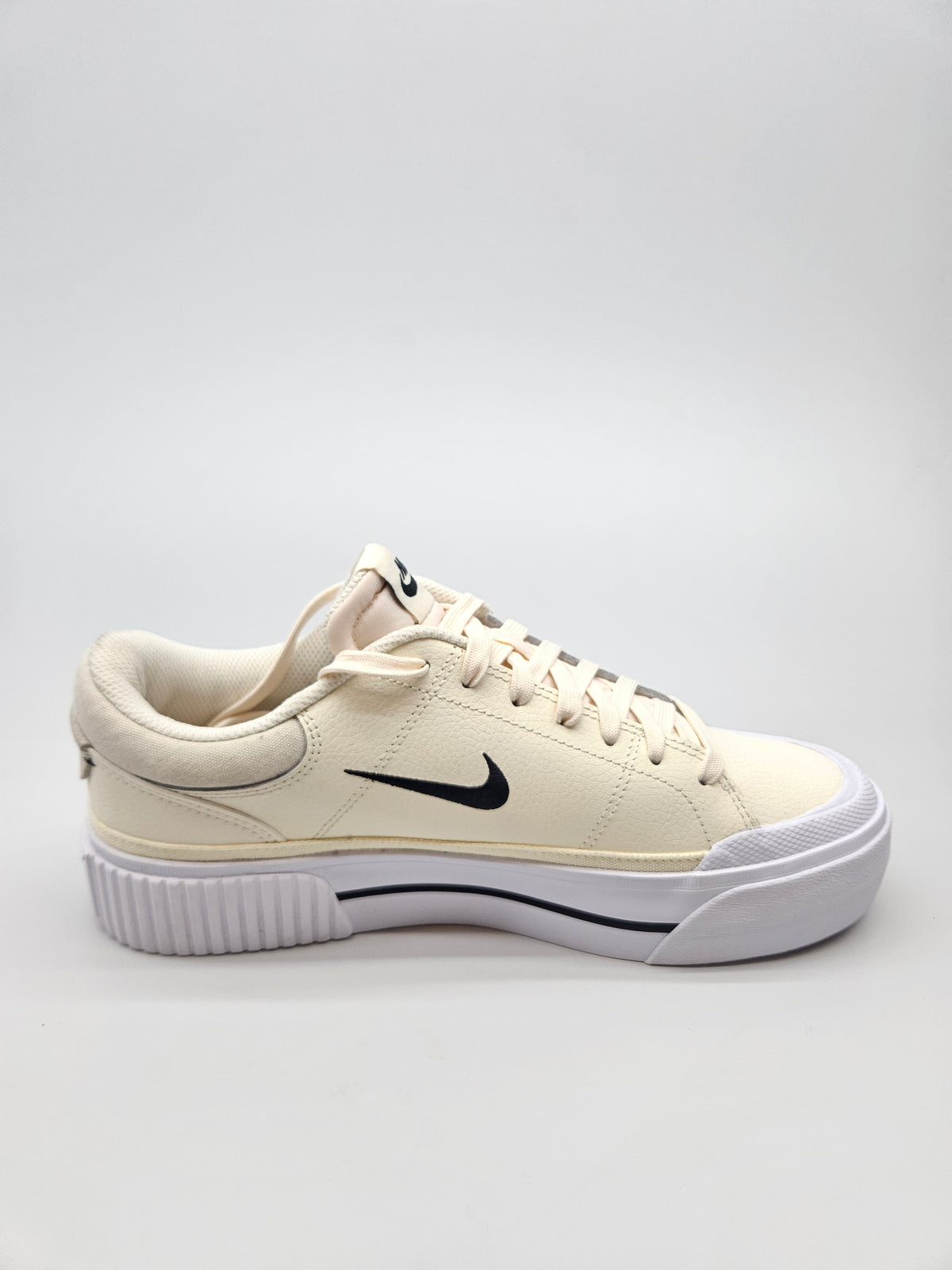 NIKE NOVI ORIGINAL PATIKI BR 40