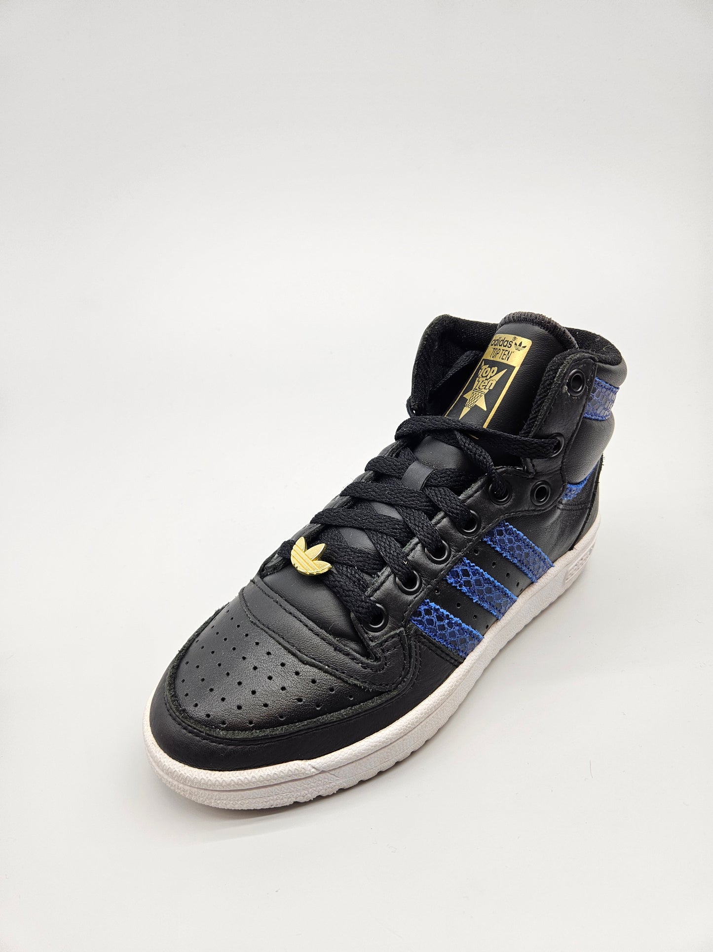 ADIDAS NOVI ORIGINAL PATIKI BR 36