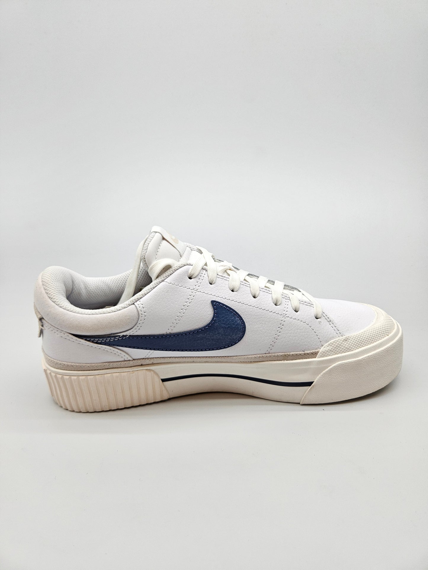 NIKE NOVI ORIGINAL PATIKI BR 41