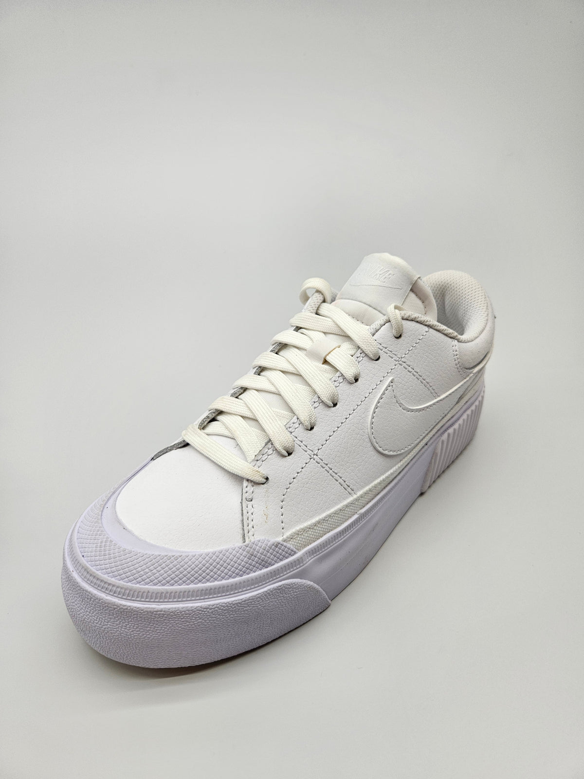 NIKE NOVI ORIGINAL PATIKI BR 37.5