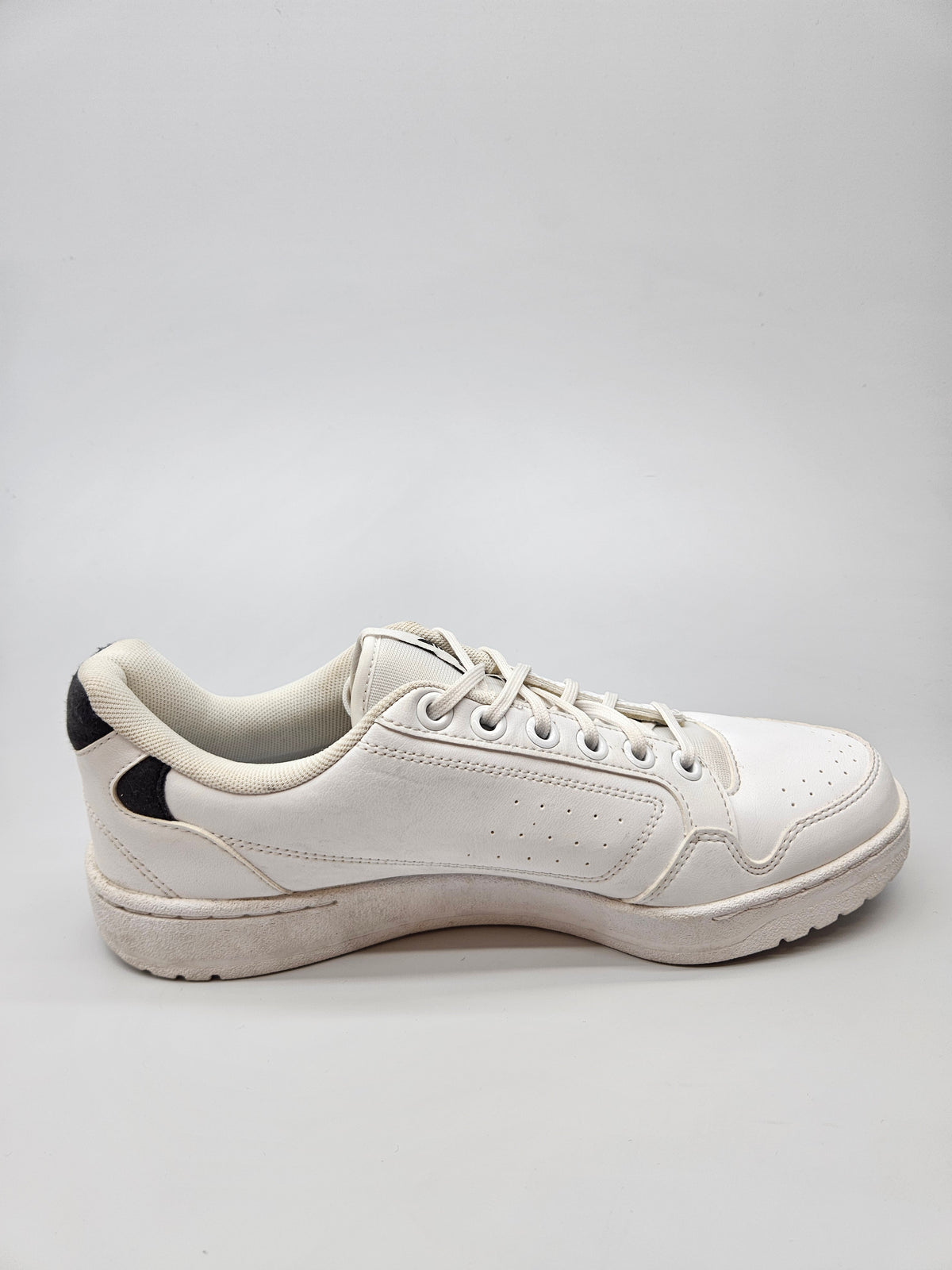 ADIDAS NOVI ORIGINAL PATIKI BR 42