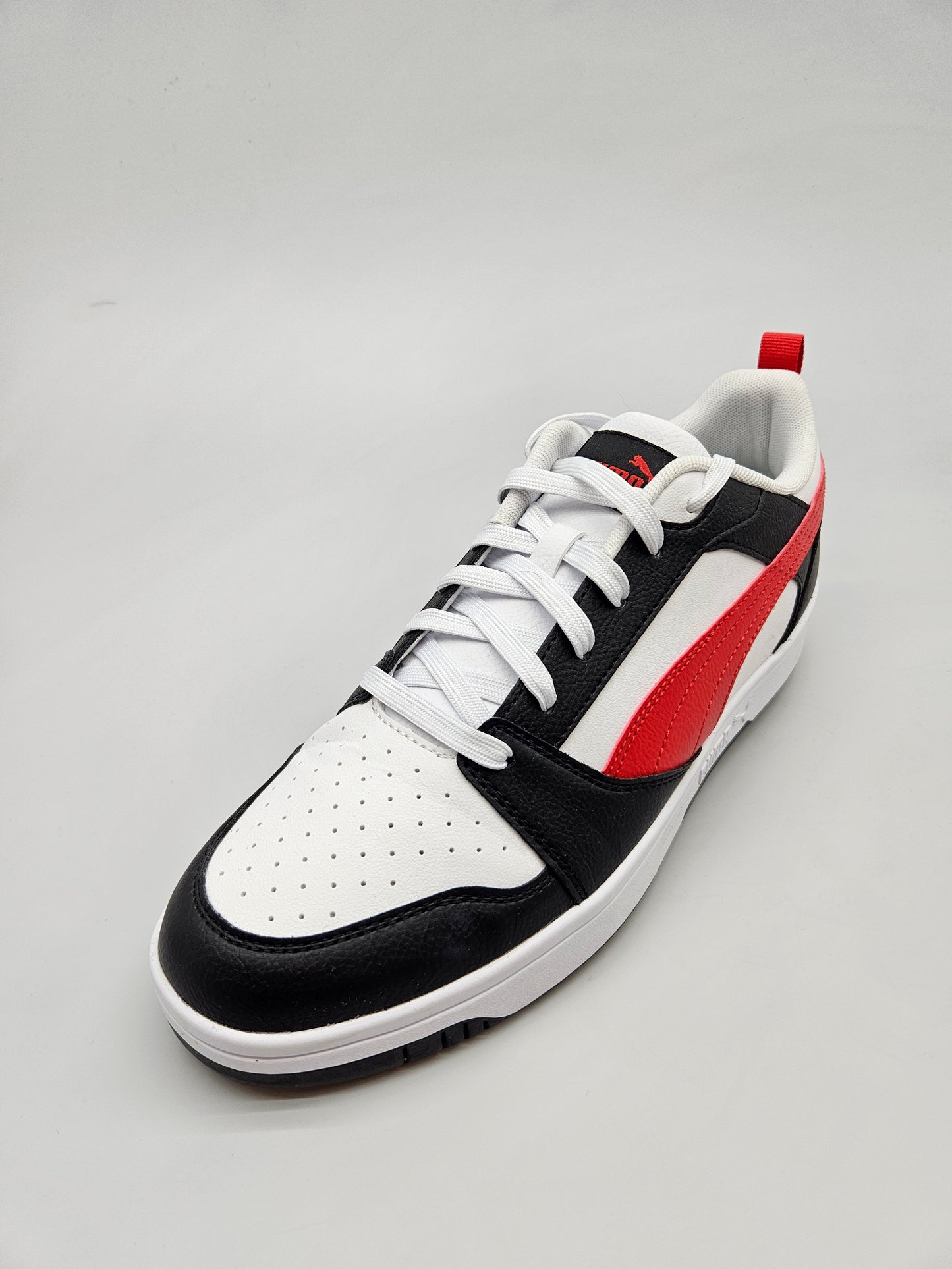 PUMA NOVI ORIGINAL PATIKI BR 44