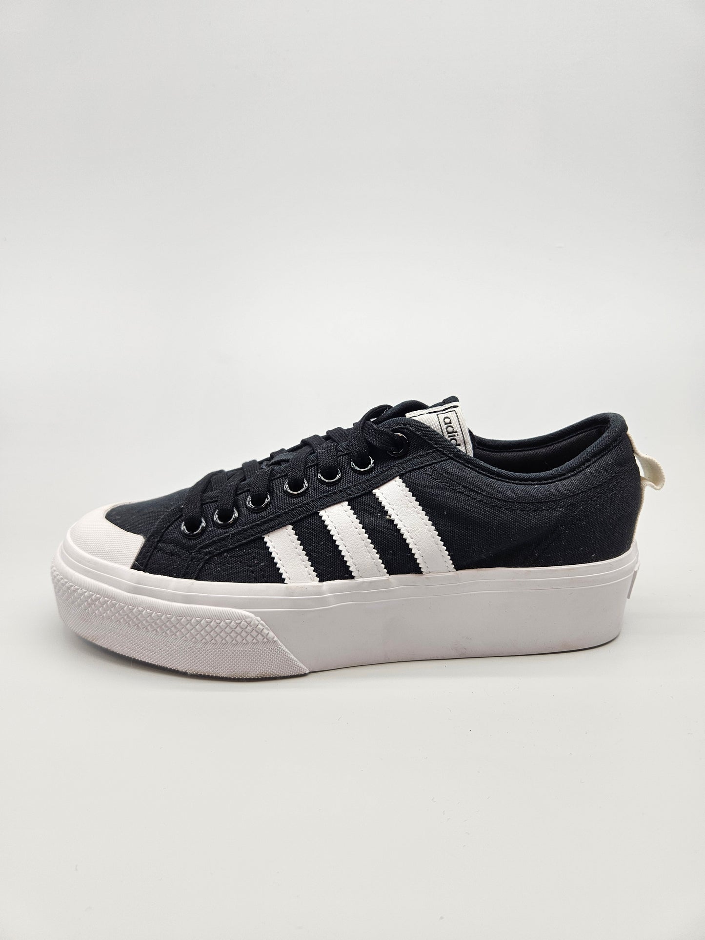 ADIDAS NOVI ORIGINAL PATIKI BR 42