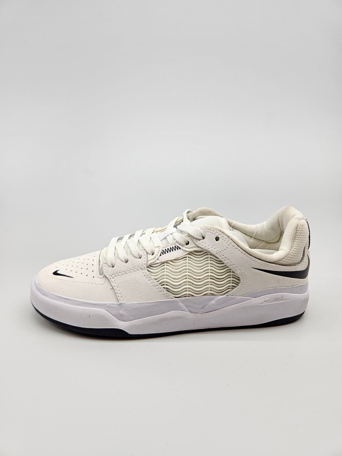 NIKE NOVI ORIGINAL PATIKI BR 36