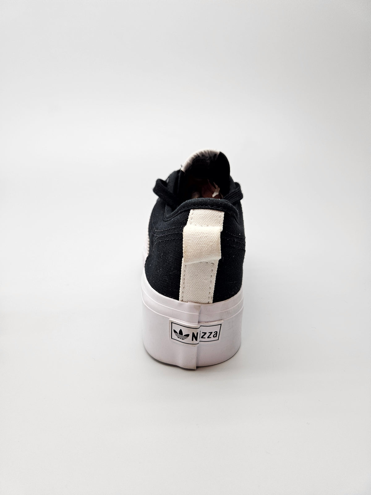ADIDAS NOVI ORIGINAL PATIKI BR 38